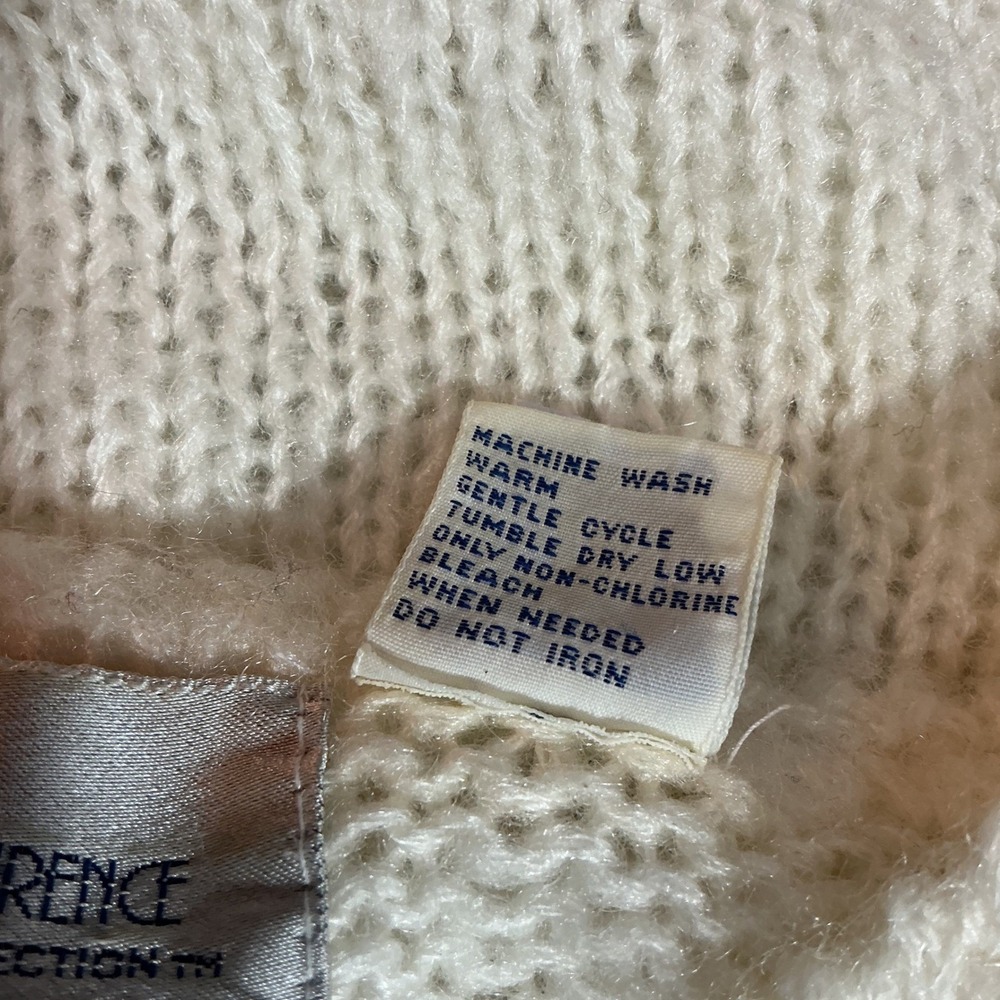 Maggie Lawrence Vintage Cream Sweater Pearl Rhinestone Applique Medium Grandma - Picture 7 of 7